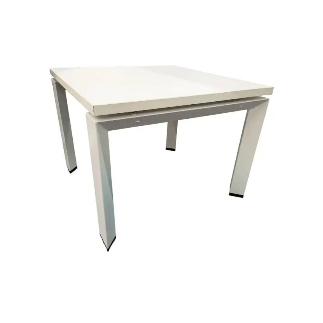 Modern coffee table with a white rectangular top, sleek metal legs, and black rubber feet measuring 50x50x50 cm