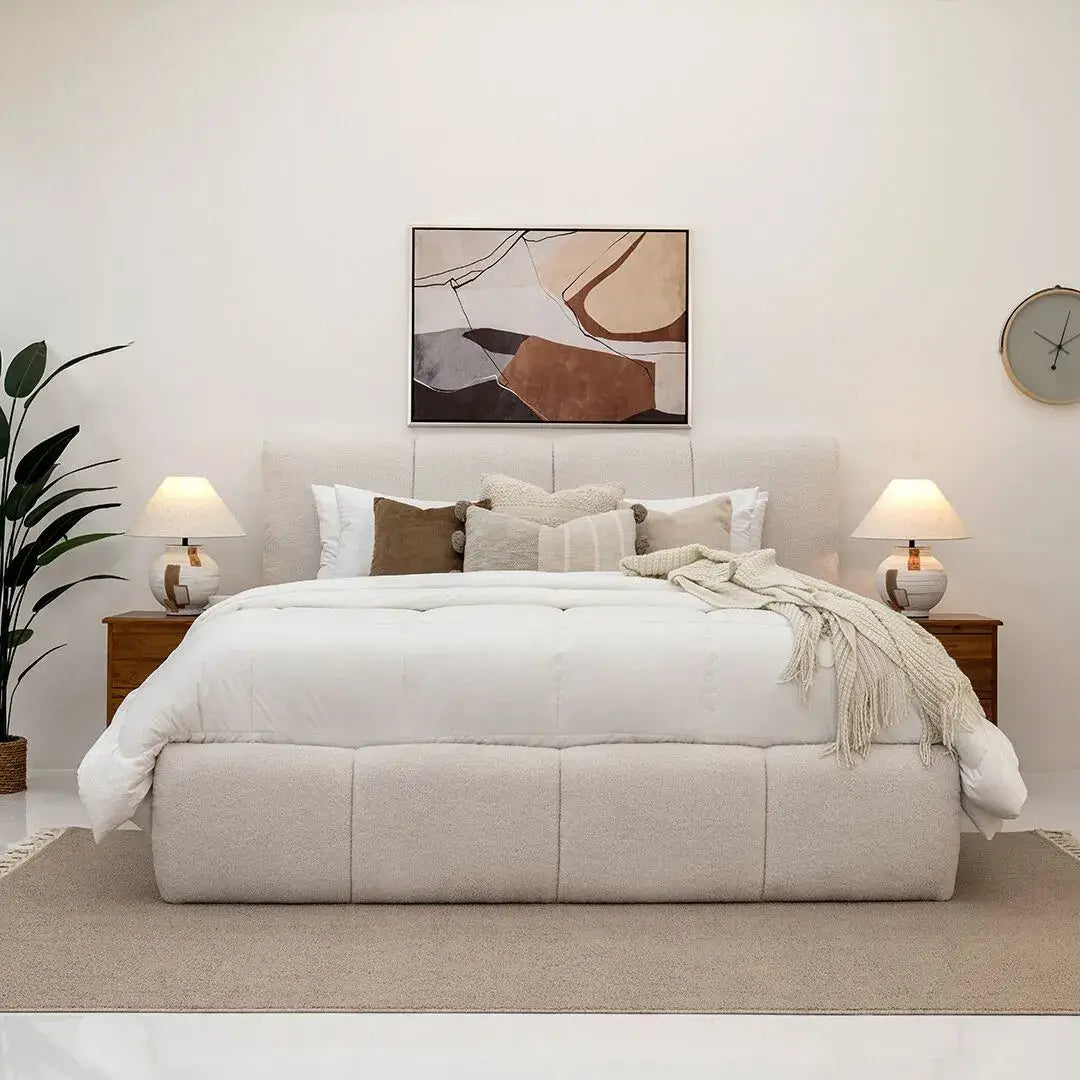 Sturdy MDF Hydraulic Bed With Lift-Up Storage