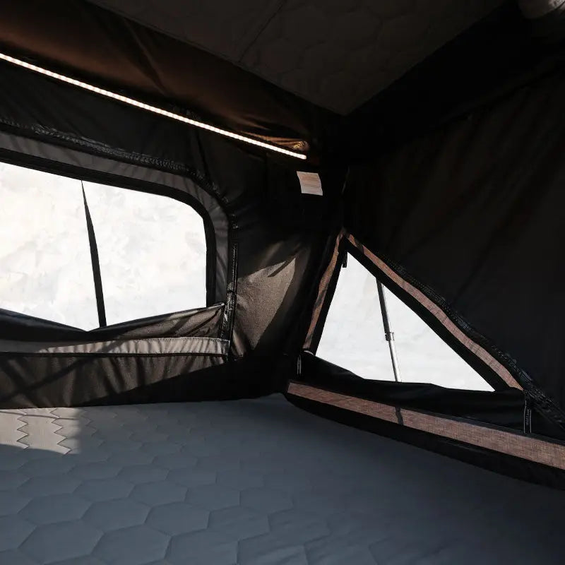 Wild Land WRFT-01 4WD Aluminum Z-Shape Hard Shell Roof Top Tent