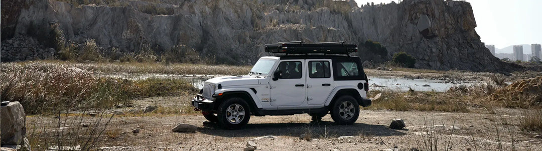 Wild Land WRFT-01 4WD Aluminum Z-Shape Hard Shell Roof Top Tent